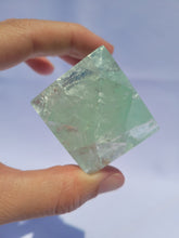 Load image into Gallery viewer, Fluorite Cube