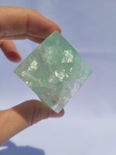 Load image into Gallery viewer, Fluorite Cube