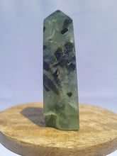 Load image into Gallery viewer, Prehnite Point