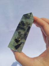 Load image into Gallery viewer, Prehnite Point