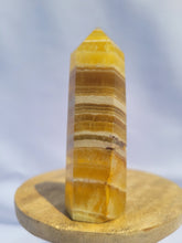 Load image into Gallery viewer, Yellow Fluorite Point