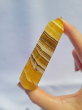 Load image into Gallery viewer, Yellow Fluorite Point