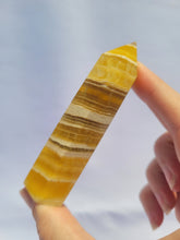 Load image into Gallery viewer, Yellow Fluorite Point