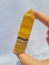 Load image into Gallery viewer, Yellow Fluorite Point