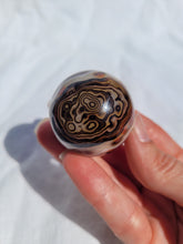 Load image into Gallery viewer, Sardonyx Sphere