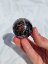 Load image into Gallery viewer, Sardonyx Sphere