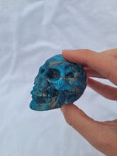 Load image into Gallery viewer, Apatite Skull