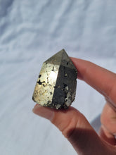 Load image into Gallery viewer, Pyrite Mini Point