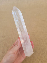 Load image into Gallery viewer, Clear Quartz Point