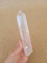 Load image into Gallery viewer, Clear Quartz Point