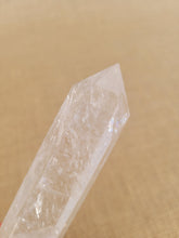 Load image into Gallery viewer, Clear Quartz Point