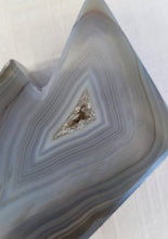 Load image into Gallery viewer, Agate Lightning Bolt