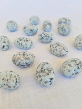 Load image into Gallery viewer, Kiwi Jasper Tumble - Small