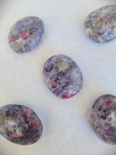 Load image into Gallery viewer, Pegmatite Palm Stone