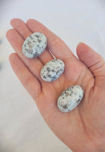 Load image into Gallery viewer, Kiwi Jasper Tumble - Small