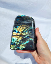 Load image into Gallery viewer, Labradorite Freeform