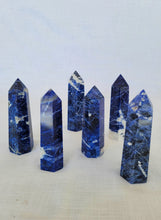Load image into Gallery viewer, Sodalite Point