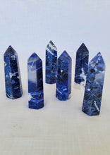 Load image into Gallery viewer, Sodalite Point