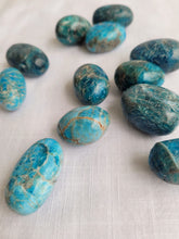 Load image into Gallery viewer, Apatite Tumbles - Medium