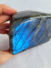 Load image into Gallery viewer, Labradorite Freeform