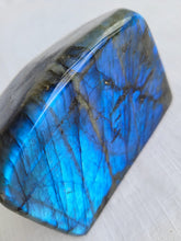 Load image into Gallery viewer, Labradorite Freeform