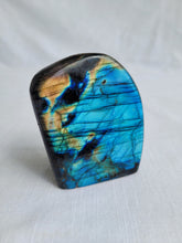 Load image into Gallery viewer, Labradorite Freeform
