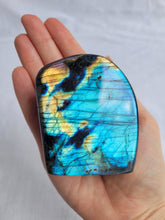 Load image into Gallery viewer, Labradorite Freeform