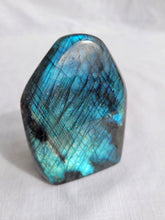 Load image into Gallery viewer, Labradorite Freeform