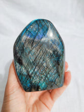 Load image into Gallery viewer, Labradorite Freeform