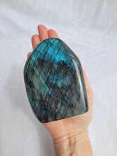 Load image into Gallery viewer, Labradorite Freeform