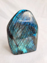 Load image into Gallery viewer, Labradorite Freeform