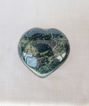 Load image into Gallery viewer, Kambaba Heart