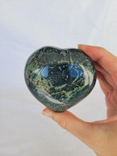 Load image into Gallery viewer, Kambaba Heart