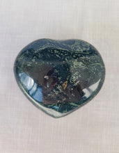 Load image into Gallery viewer, Kambaba Heart