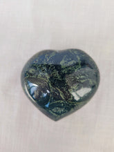 Load image into Gallery viewer, Kambaba Heart