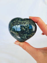 Load image into Gallery viewer, Kambaba Heart