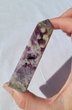 Load image into Gallery viewer, Fluorite Point