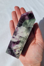 Load image into Gallery viewer, Fluorite Point