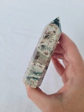 Load image into Gallery viewer, Flower Rhyolite Point