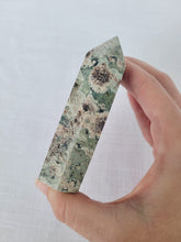 Load image into Gallery viewer, Flower Rhyolite Point