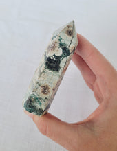 Load image into Gallery viewer, Flower Rhyolite Point