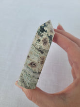 Load image into Gallery viewer, Flower Rhyolite Point