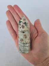 Load image into Gallery viewer, Flower Rhyolite Point