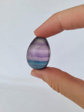 Load image into Gallery viewer, Fluorite Egg