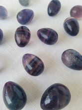Load image into Gallery viewer, Fluorite Egg