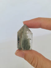 Load image into Gallery viewer, Inclusion Quartz Mini Points