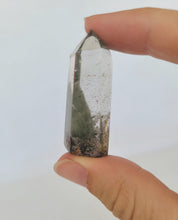 Load image into Gallery viewer, Inclusion Quartz Mini Points