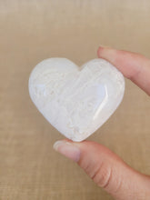 Load image into Gallery viewer, Druzy White Agate Hearts