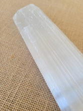 Load image into Gallery viewer, Selenite Log