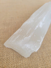 Load image into Gallery viewer, Selenite Log